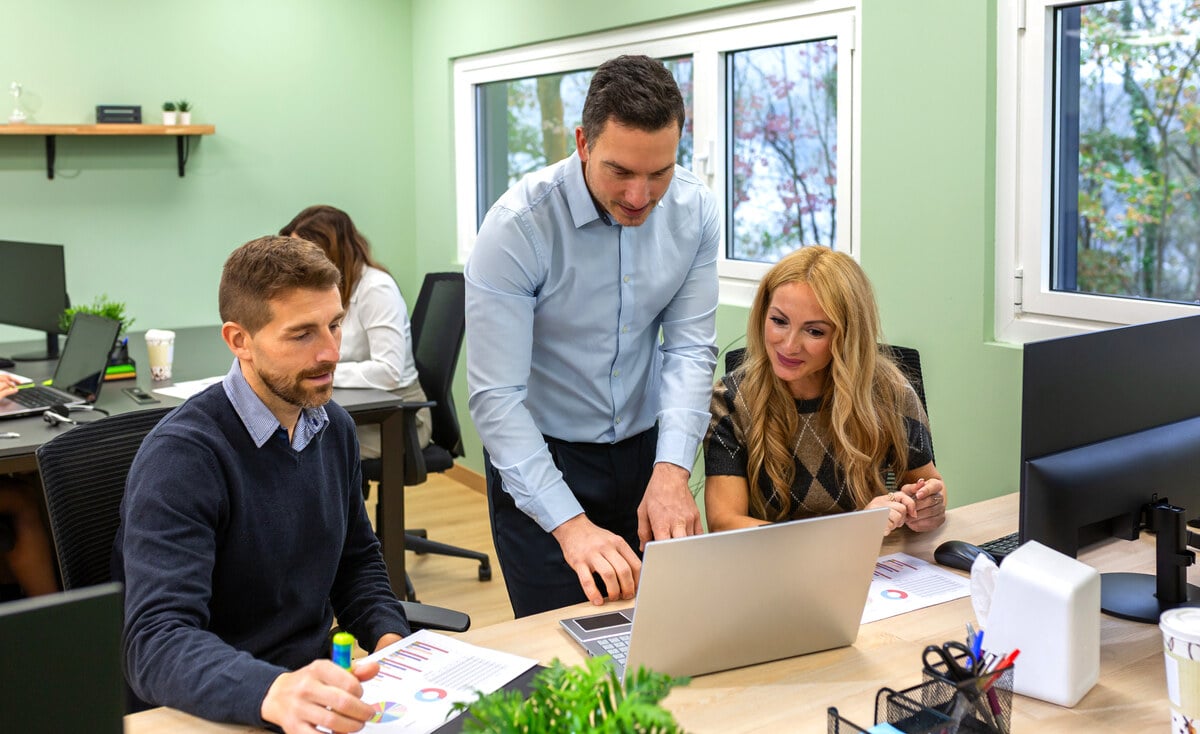Nearshore services team planning agile software development