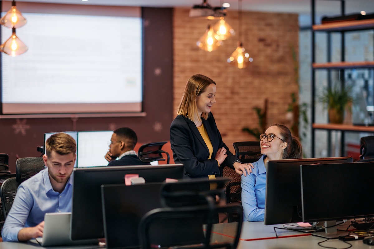 IT nearshore vs hybrid: what works best?